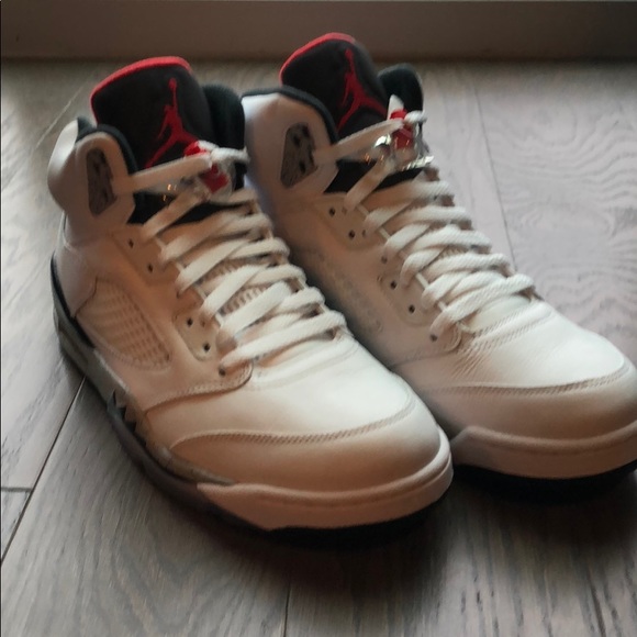 New/Unworn Air Jordan 5 white cement 136027-104 - Picture 6 of 8